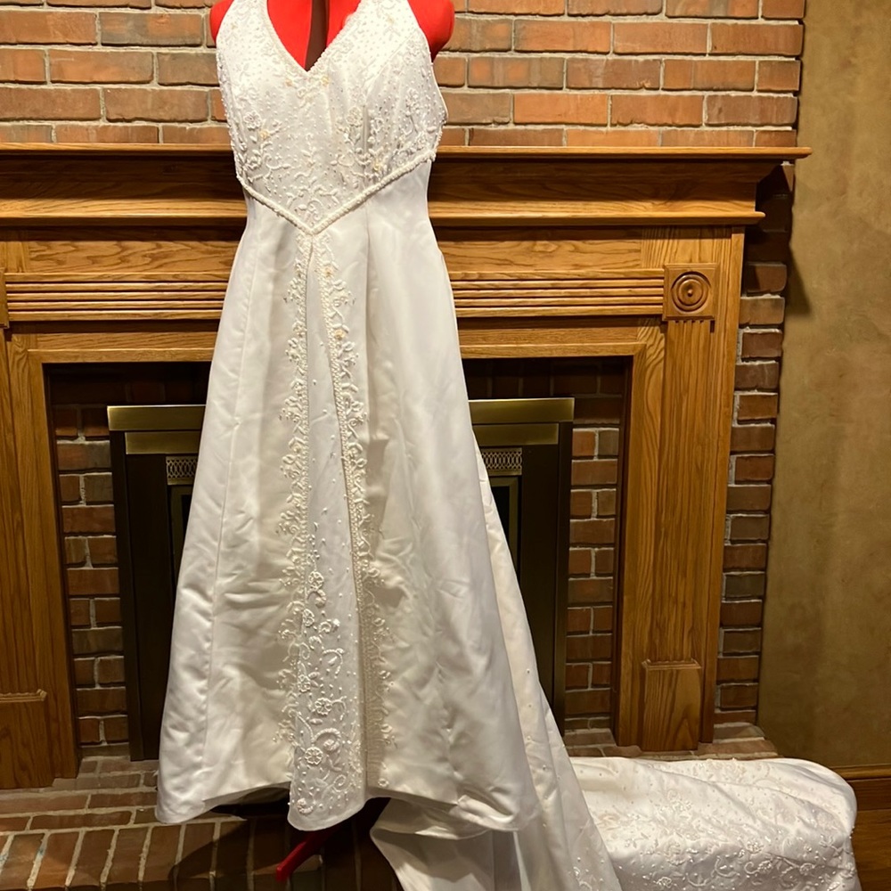 Sz 20 Mori Lee halter bridal gown